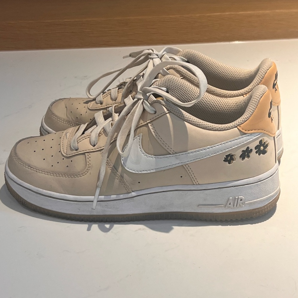 Nike Air Sneakers in Beige and White with Black Accents